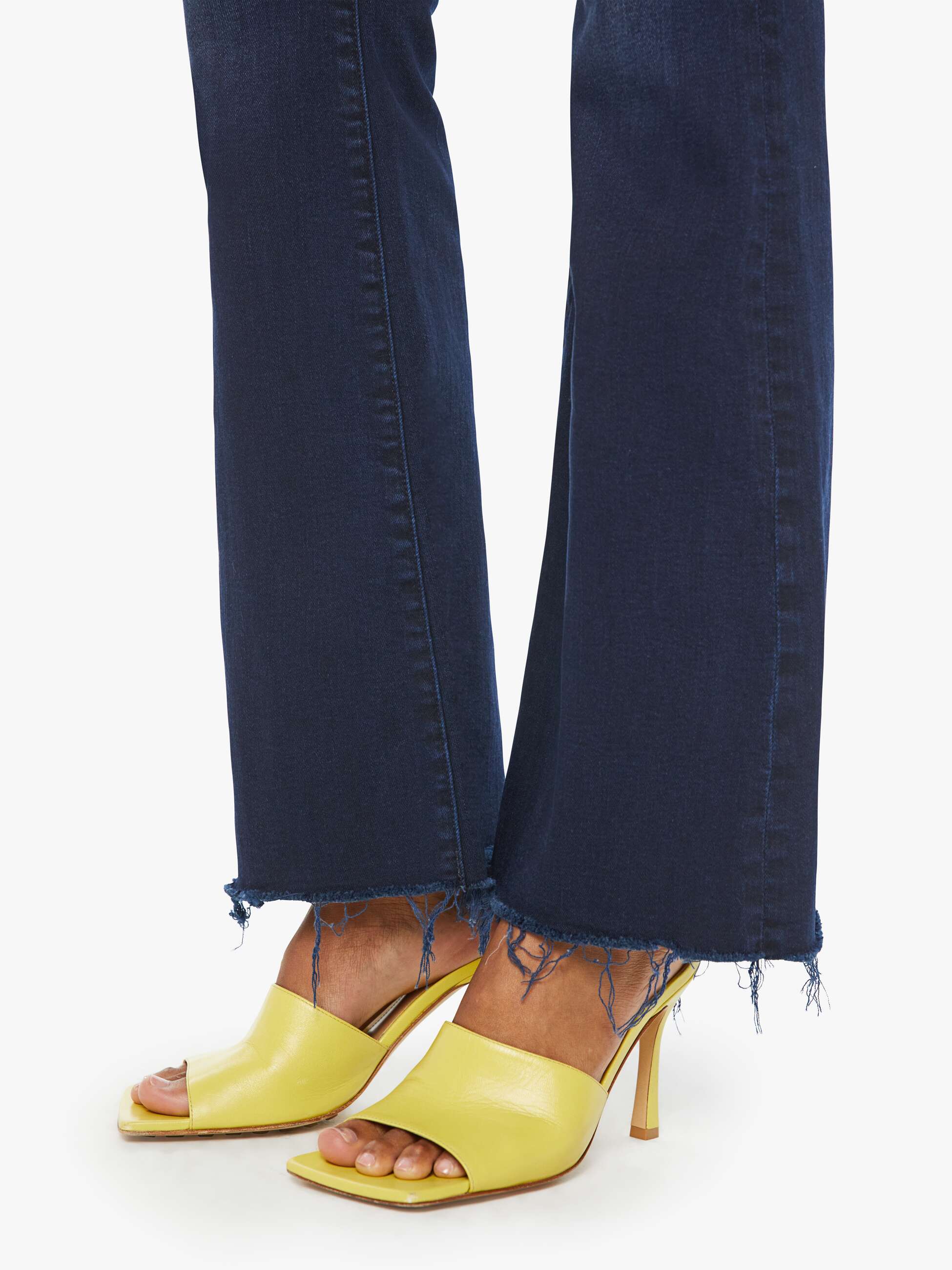 WEEKENDER FRAY