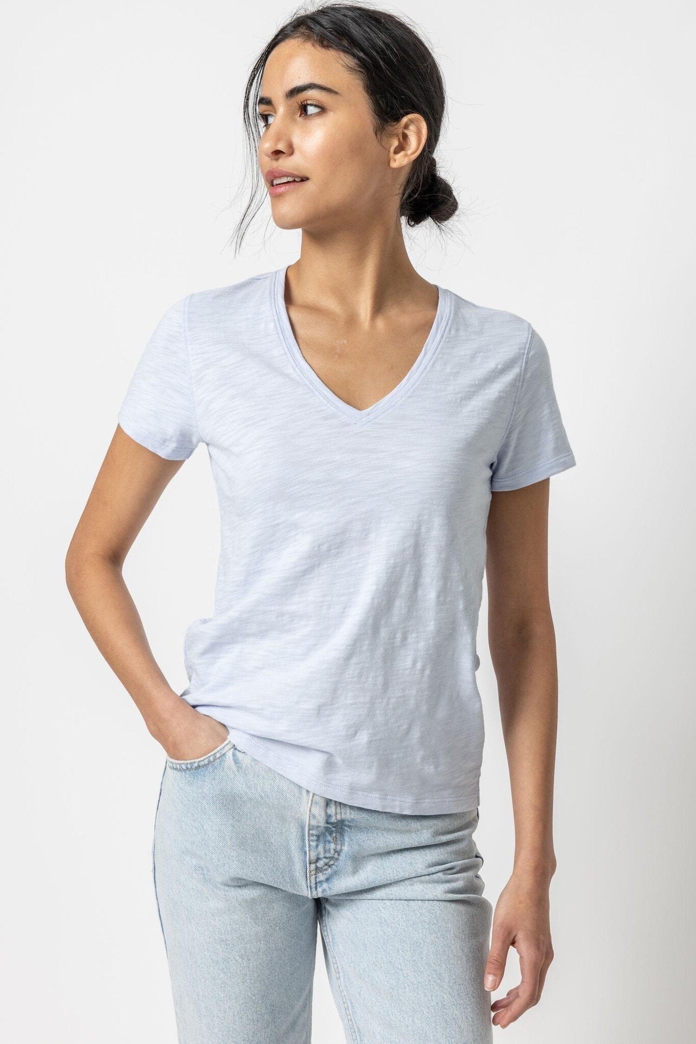 VNECK SS BACK SEAM
