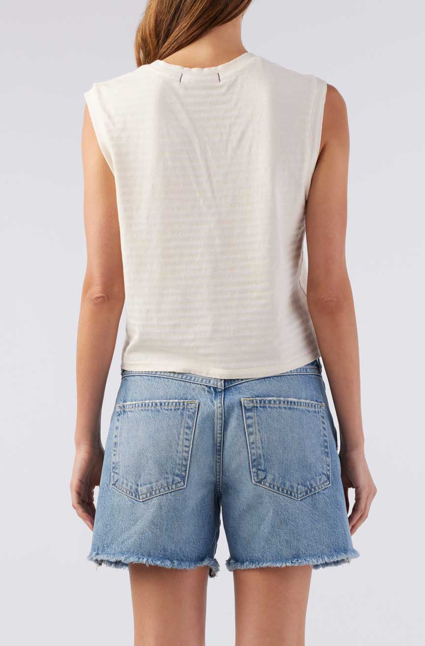 AMO SLEEVELESS BABE TEE NATURAL