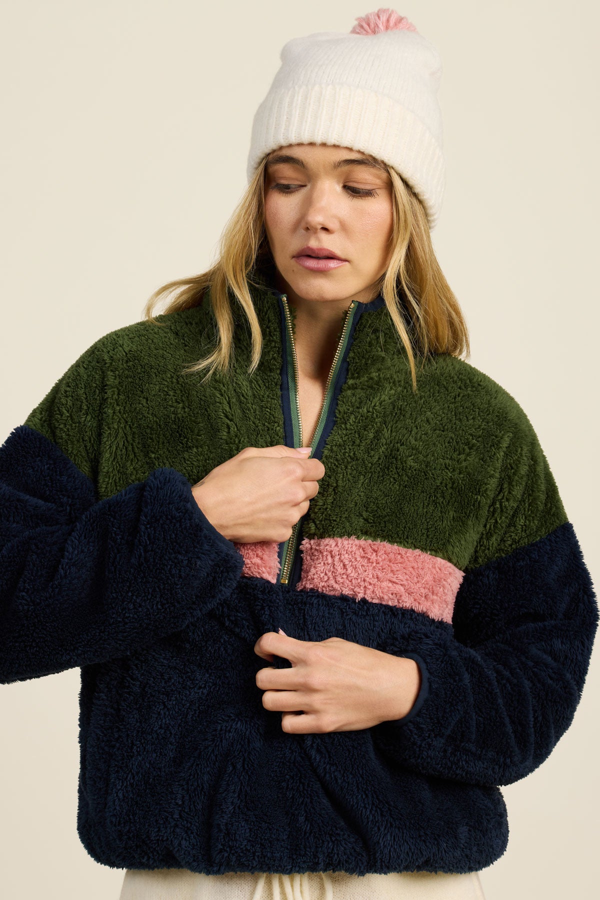 CASEY PULLOVER