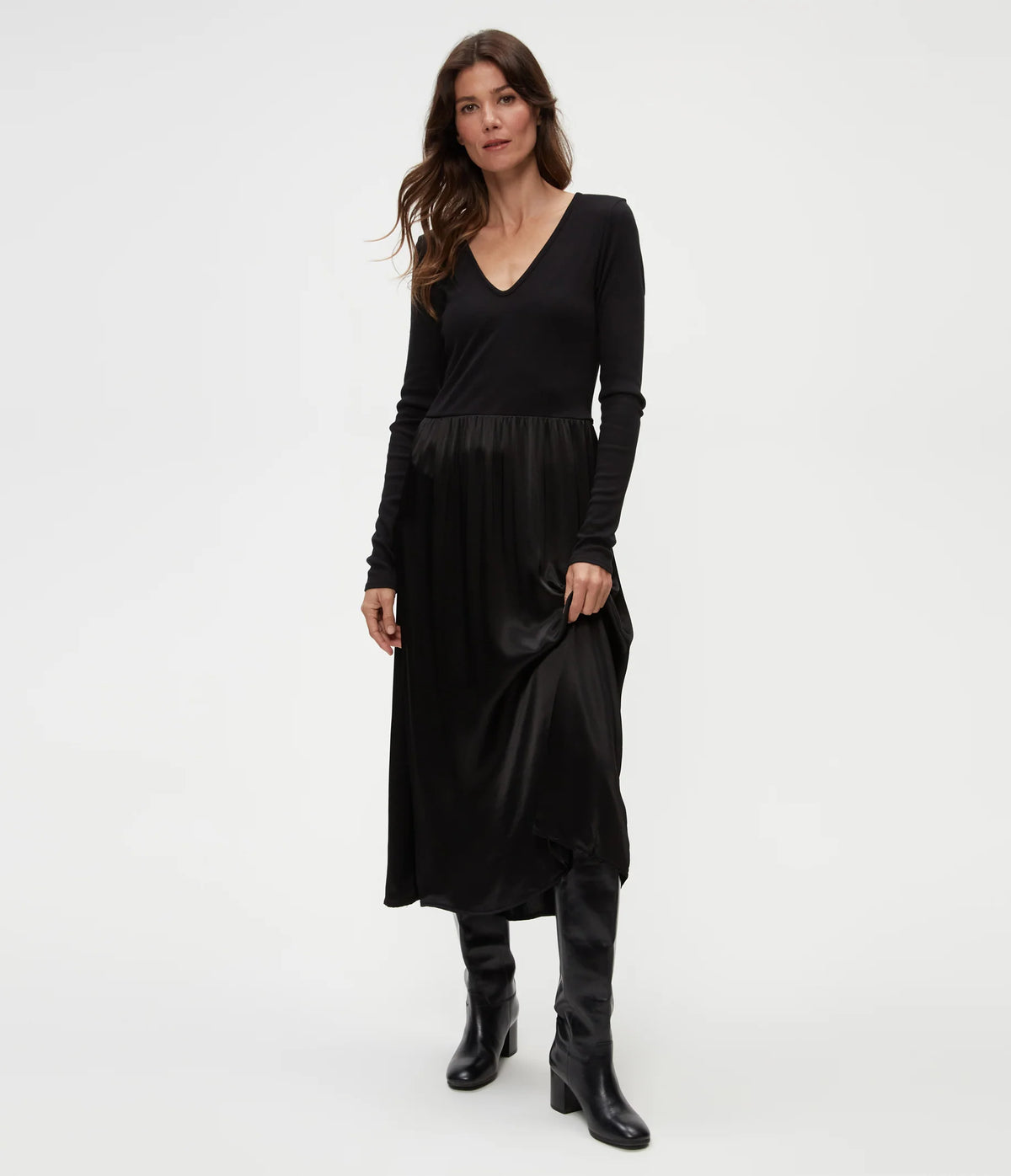 michael stars dress SUTTON V-NECK Crafted from satin and Matching bow Taille EN:M Etiquette: dressing gowns |
