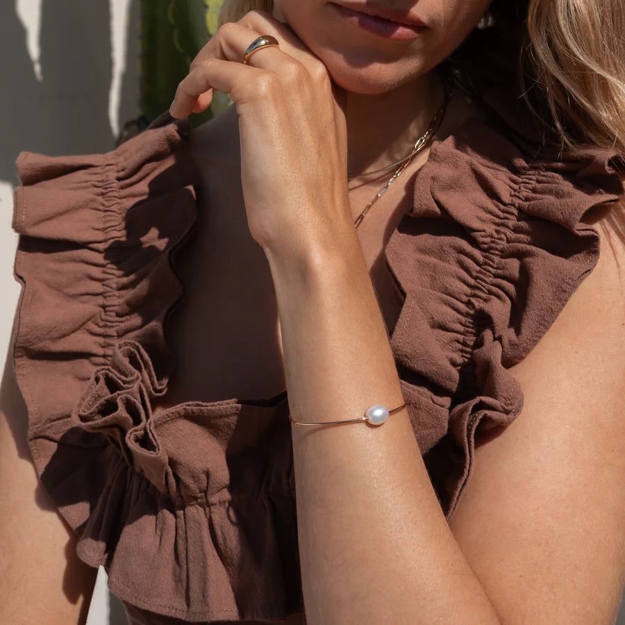 ISLA PEARL BANGLE