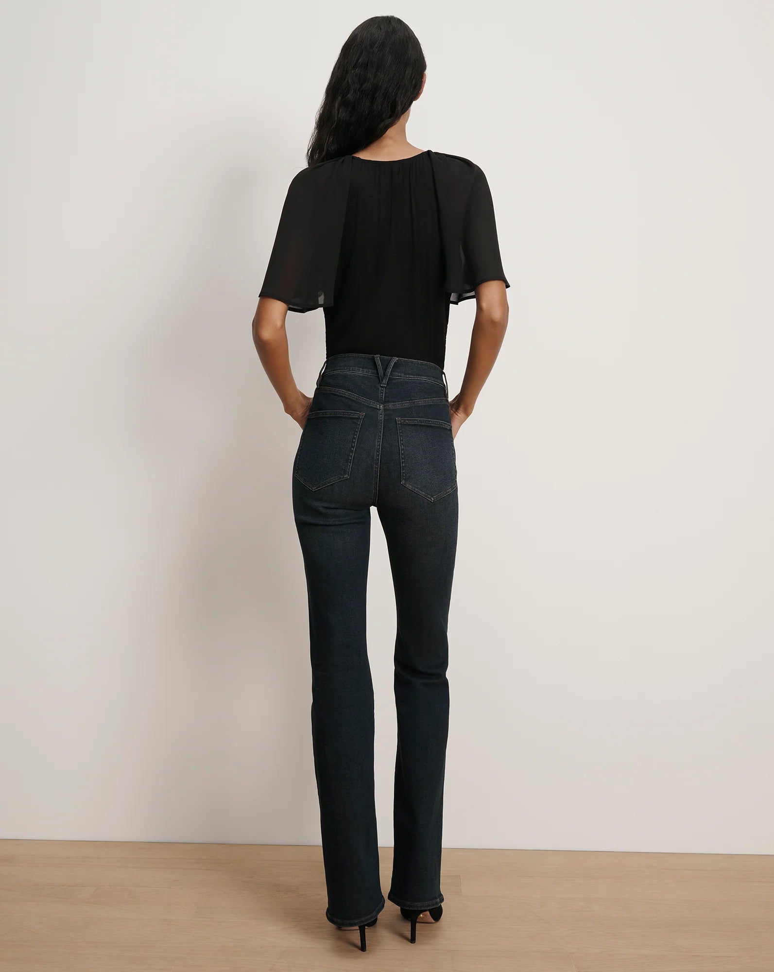 ARISA TOP