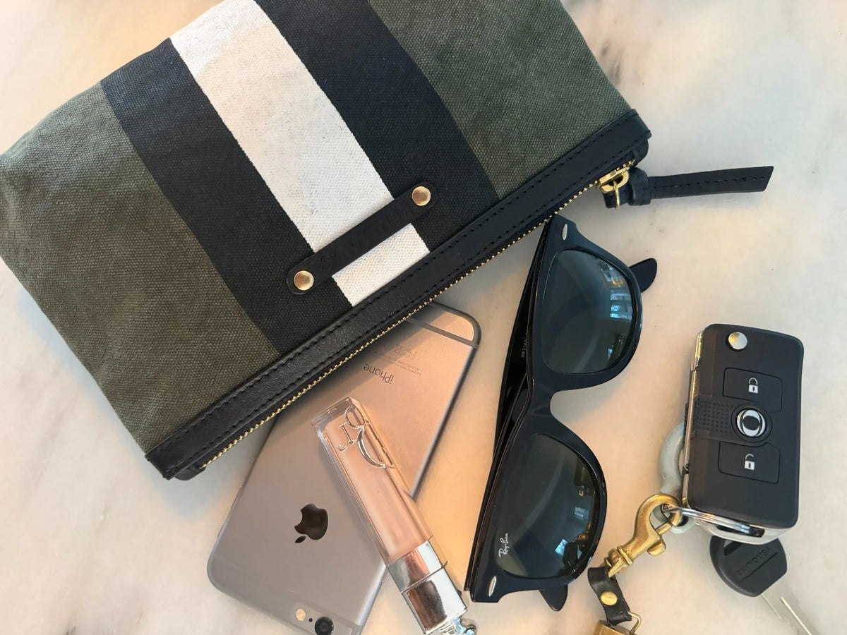 SMALL CANVAS POUCH - OLIVE