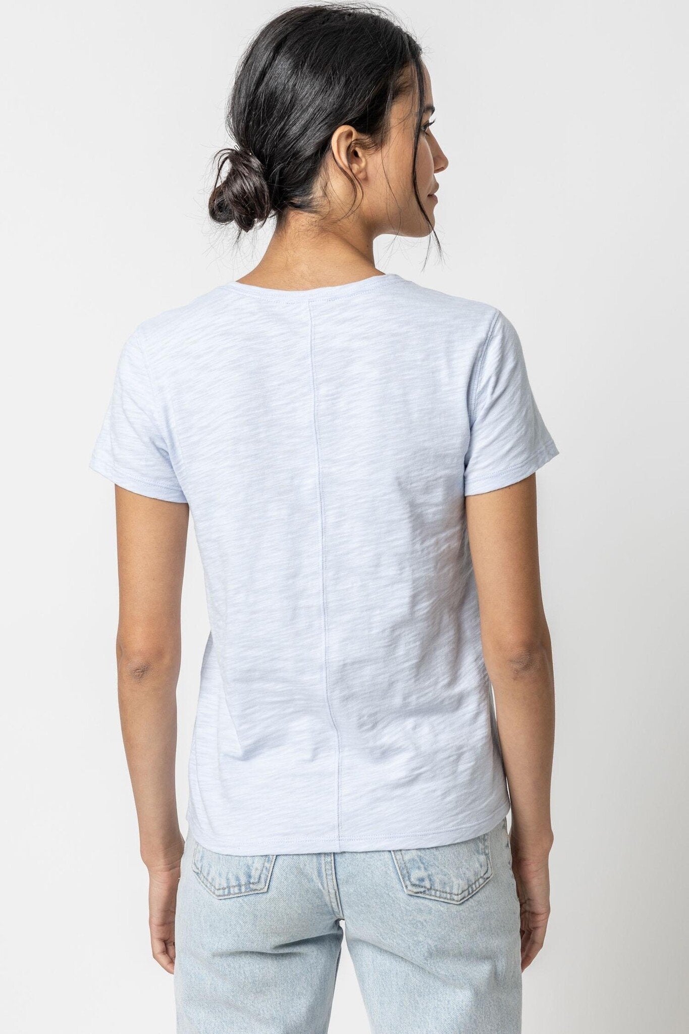 VNECK SS BACK SEAM