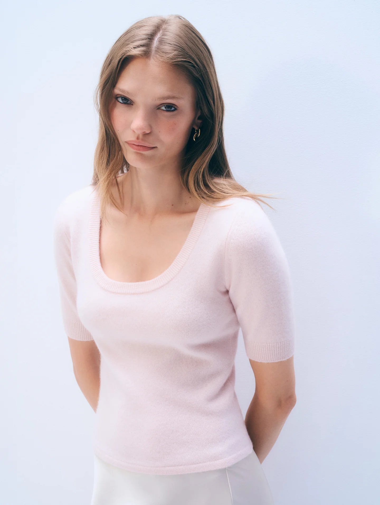 CASHMERE SCOOP NECK