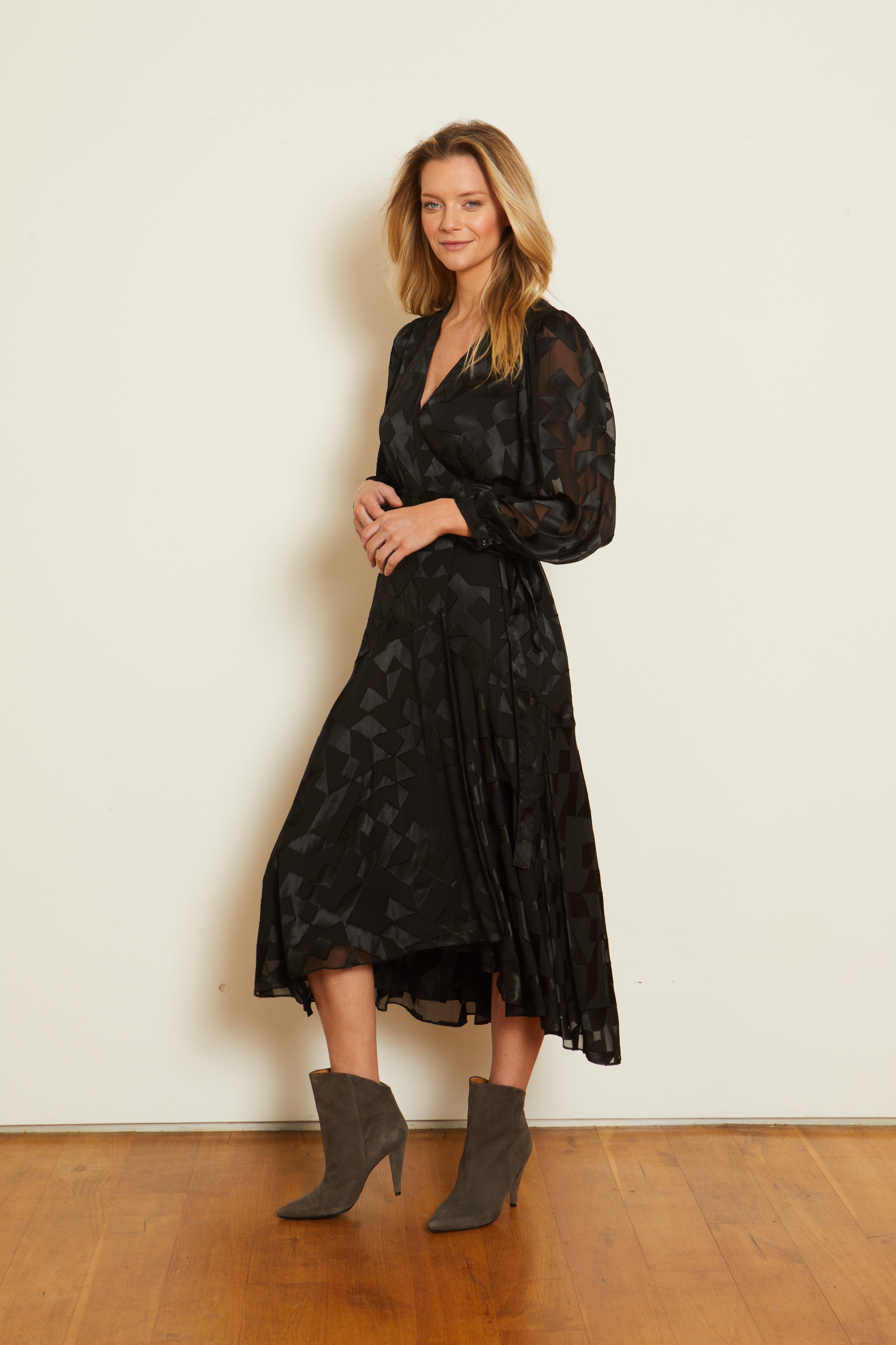 caballero Moon Maxi in Black Geo Burnout