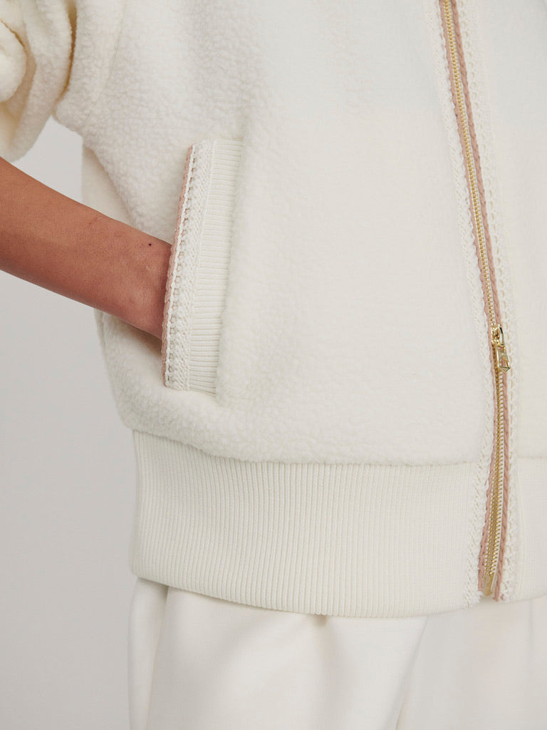 KLAUDIA