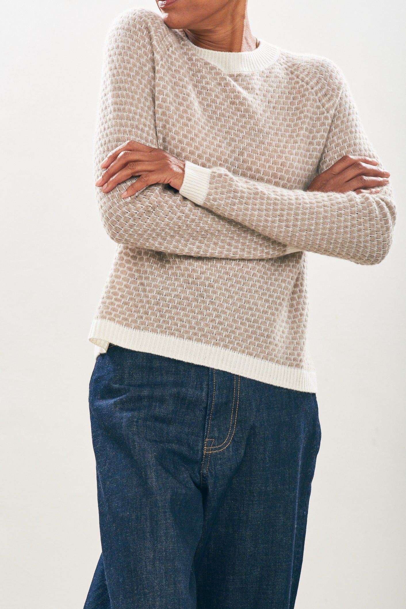 JUMPER 1234 HONEYCOMB CREW - LIGHT BROWN/CREAM