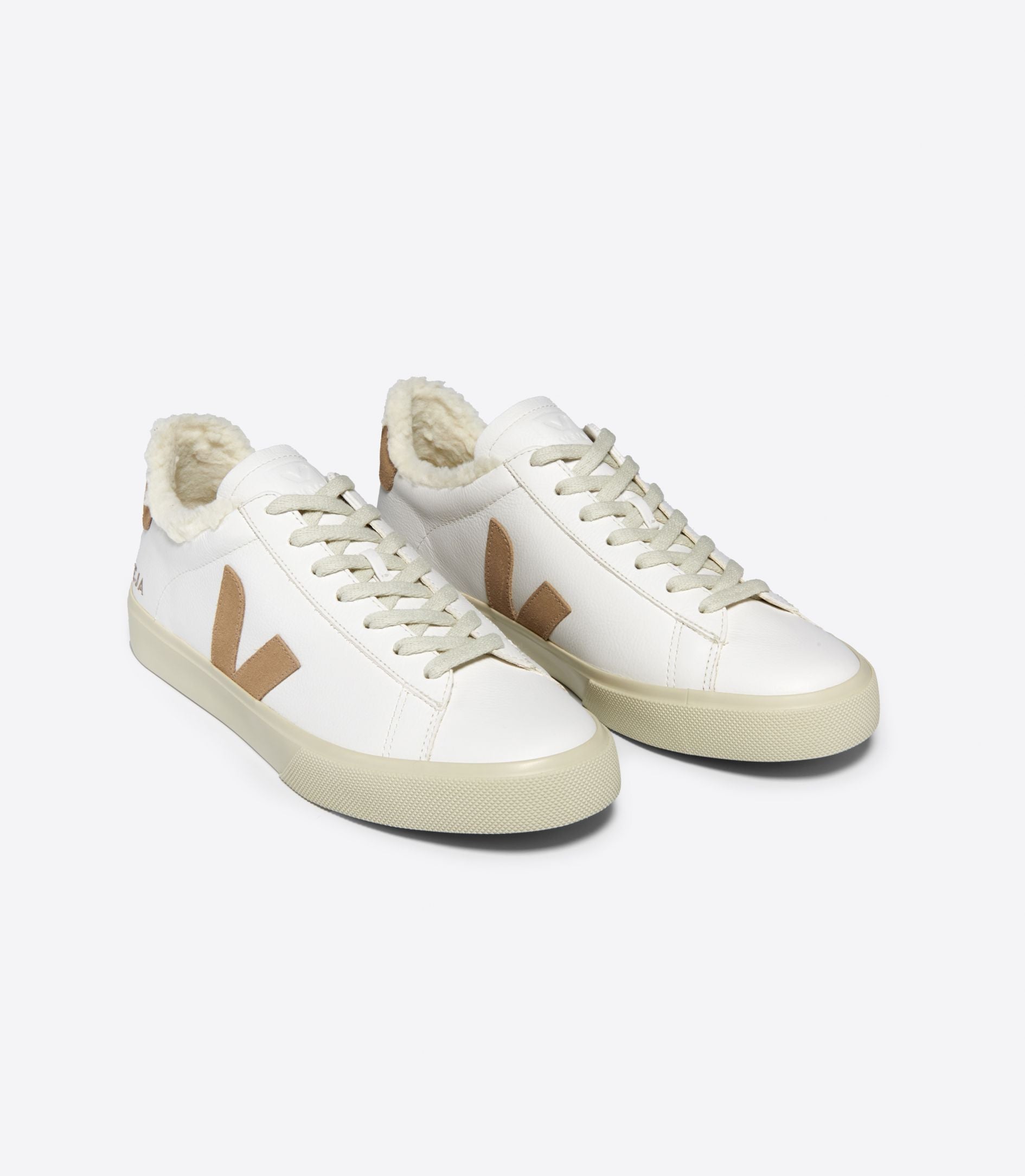 veja CAMPO FURED LEATHER WHITE DESERT