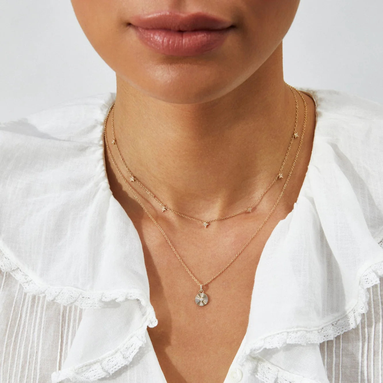 GOLD AND DIAMOND FLUTED DISC NECKLACE EF-61711