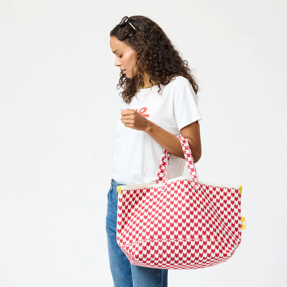 KERRI ROSENTHAL KR HEART IN CHECK TOTE CHERRI RED