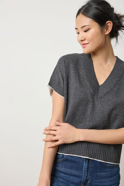 LILLA P SHORT SLEEVE V-NECK SWEATER