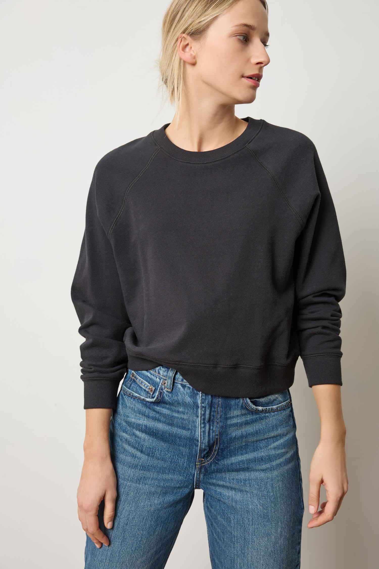 RAGLAN SWEATSHIRT