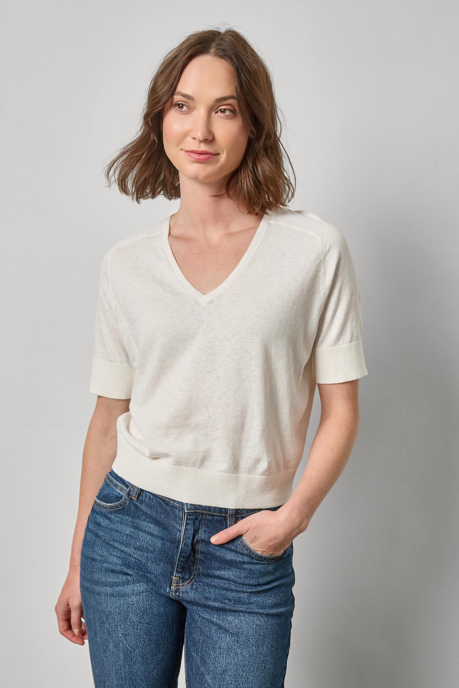 V-NECK SADDLE SLEEVE