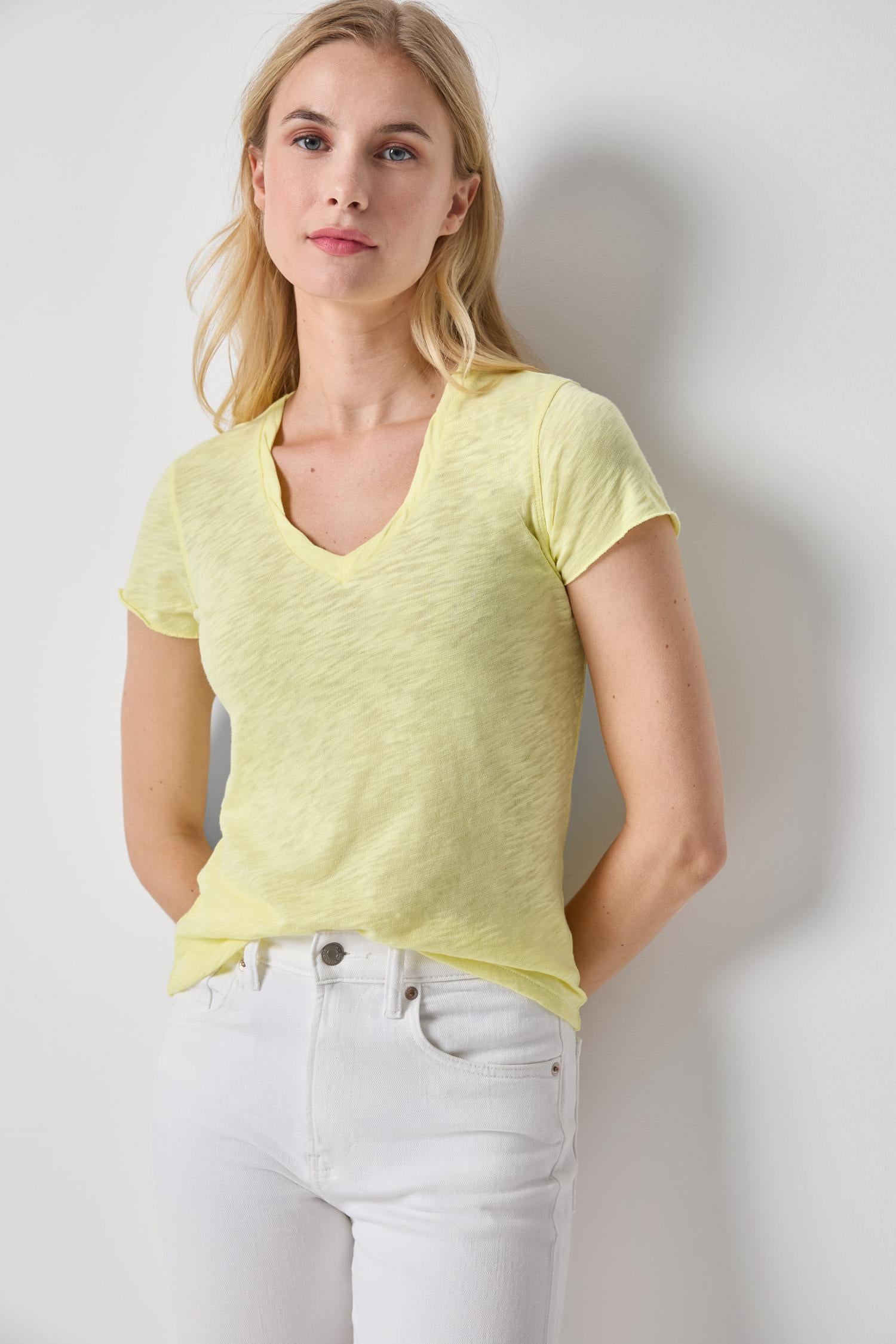 TWISTED BINDING V-NECK