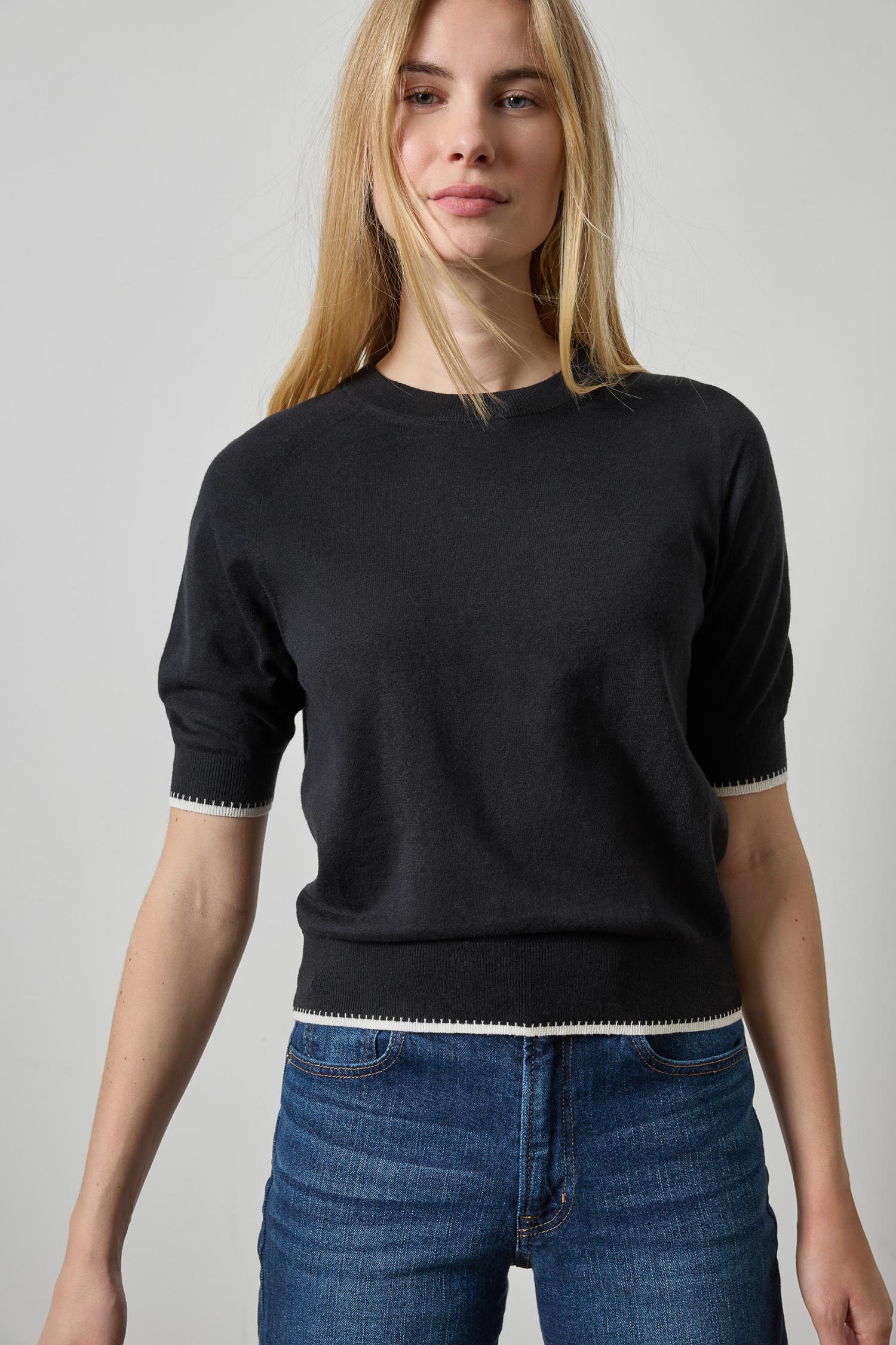 CREWNECK SADDLE SLEEVE