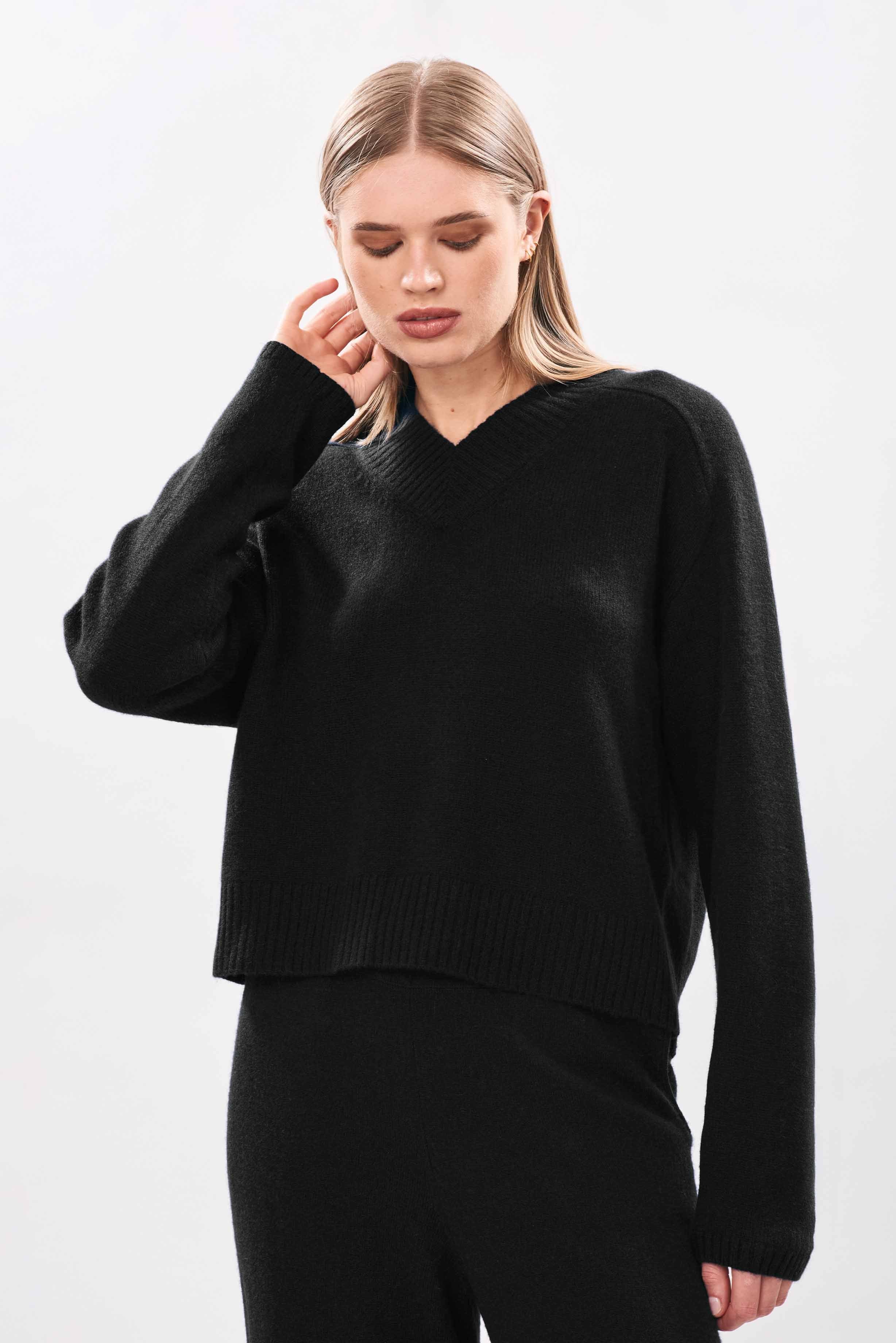 CROP OVERSIZE VEE