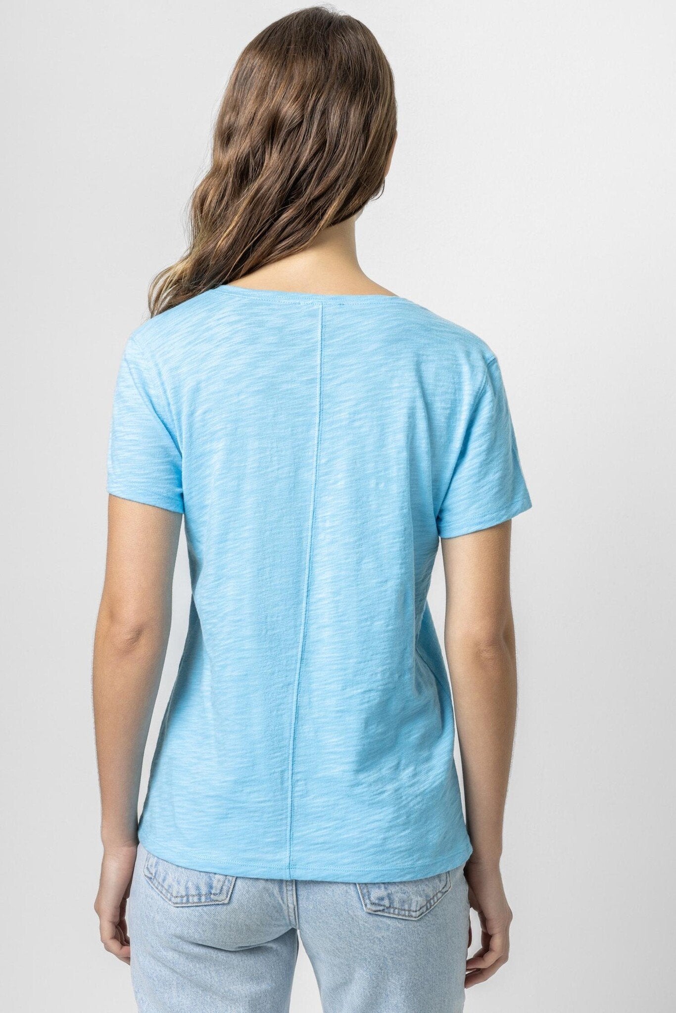 V-NECK SHORT SLEEVE BACK SEAM TEE